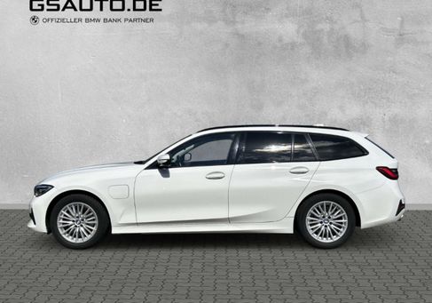 BMW 330, 2021