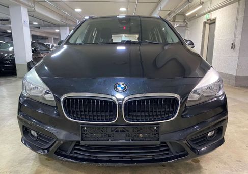 BMW 216, 2018