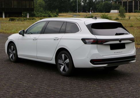 Volkswagen Passat Variant, 2025 3