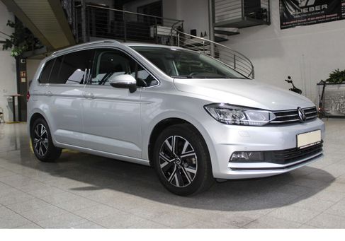 Volkswagen Touran, 2022 3
