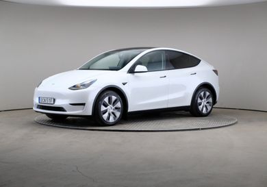 Tesla Model Y, 2024