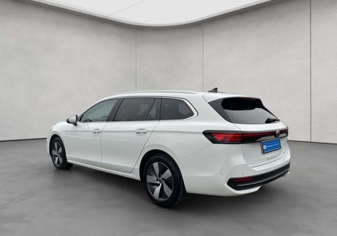 Volkswagen Passat Variant, 2024 3
