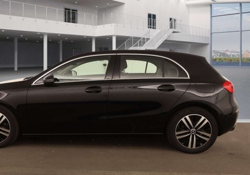 Mercedes-Benz A 200, 2022