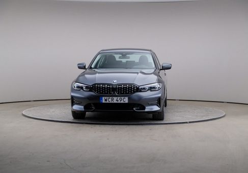 BMW 330, 2021