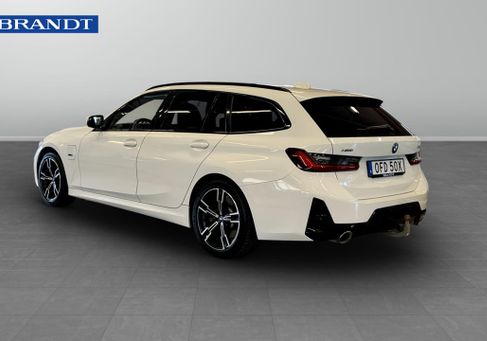 BMW 330, 2023