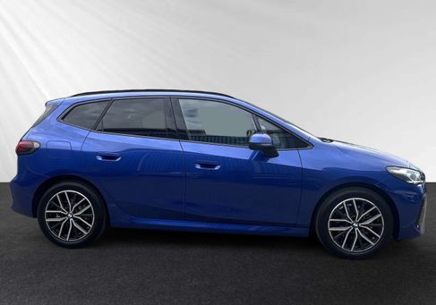 BMW 220, 2025 2