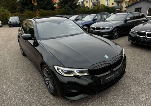 BMW 330, 2021