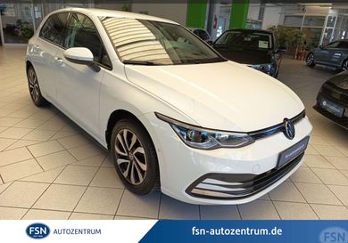 Volkswagen Golf, 2023
