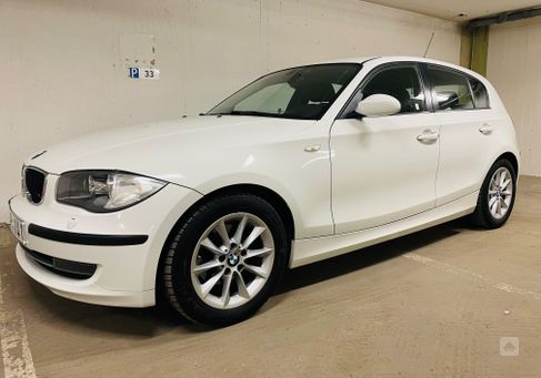 BMW 118, 2009