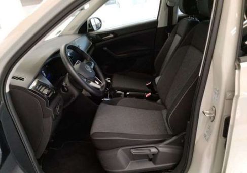 Volkswagen T-Cross, 2025 3