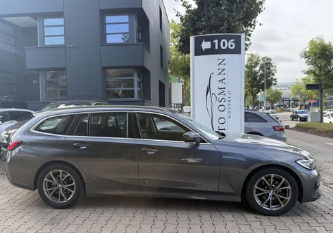BMW 318, 2022
