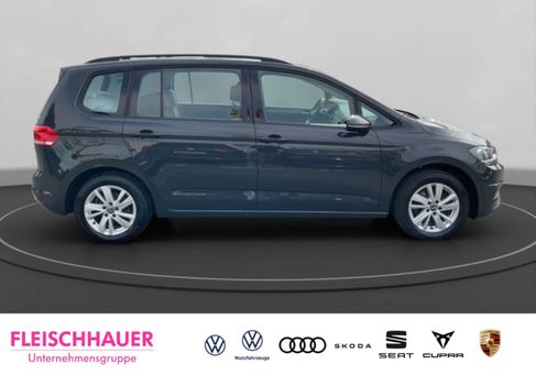 Volkswagen Touran, 2023 3