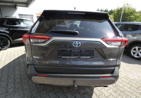 Toyota, 2021