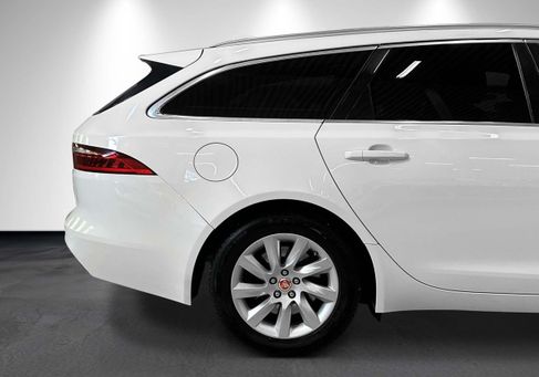 Jaguar XF, 2019 3