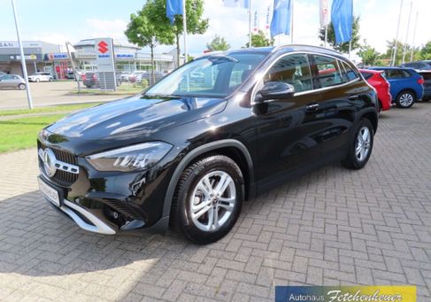 Mercedes-Benz GLA 180, 2024