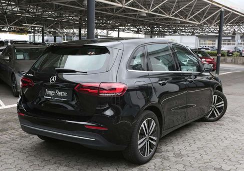 Mercedes-Benz B 250, 2022