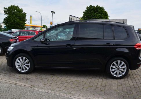 Volkswagen Touran, 2023 3