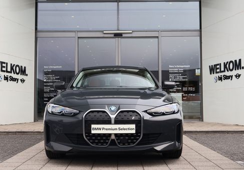 BMW i4, 2022 3