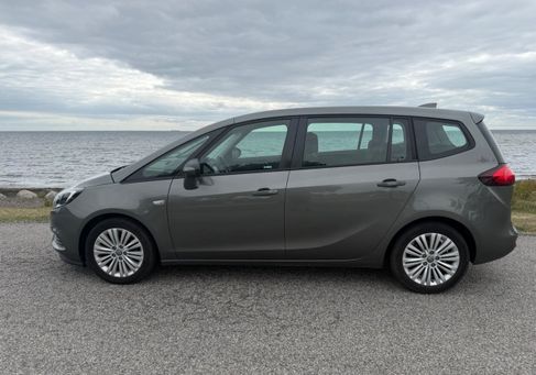 Opel Zafira, 2017