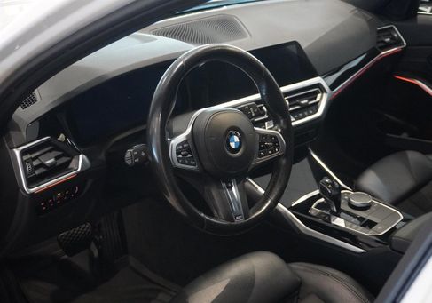 BMW 330, 2021