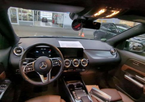 Mercedes-Benz GLA 200, 2020