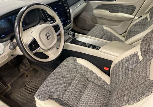 Volvo V60 Cross Country, 2019