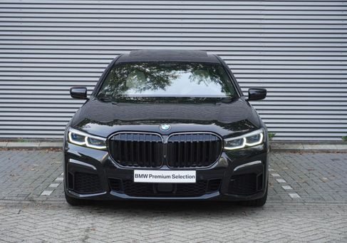 BMW 745, 2019 3