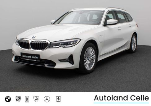 BMW 330, 2021