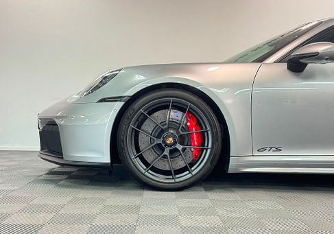 Porsche, 2025