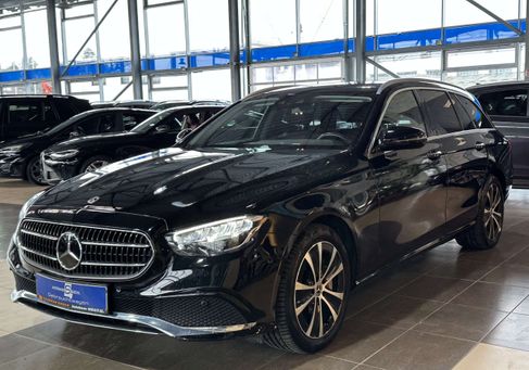 Mercedes-Benz E 300, 2022 3