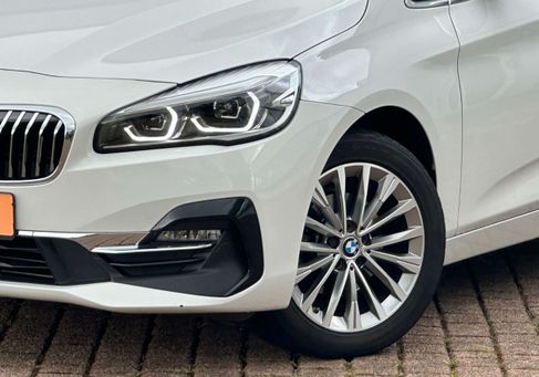 BMW 216, 2020