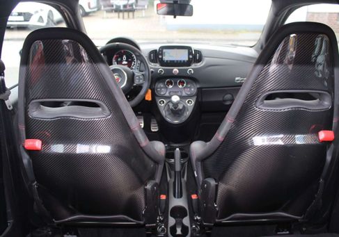 Abarth 695, 2024 3