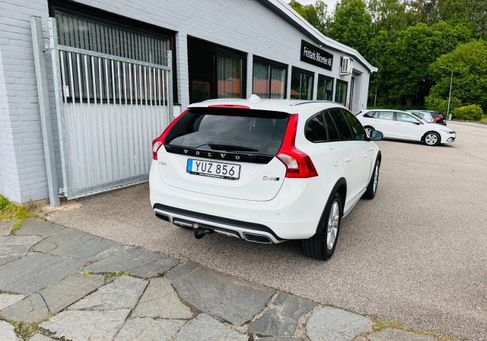 Volvo V60 Cross Country, 2018