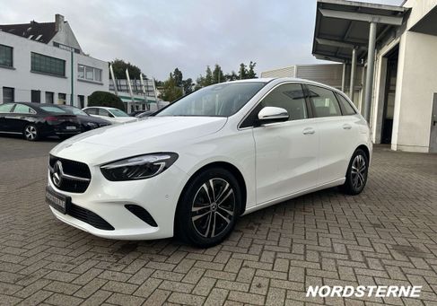 Mercedes-Benz B 180, 2025 3