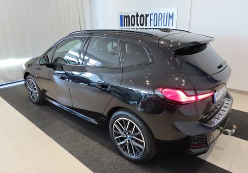BMW 230, 2024