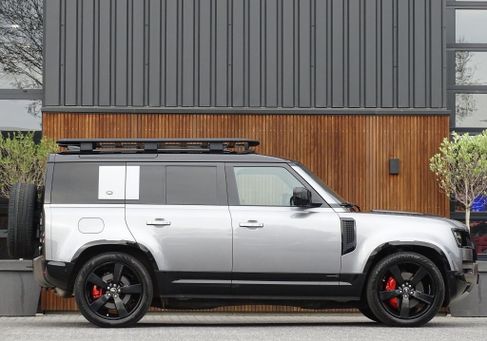 Land Rover Defender, 2021 3