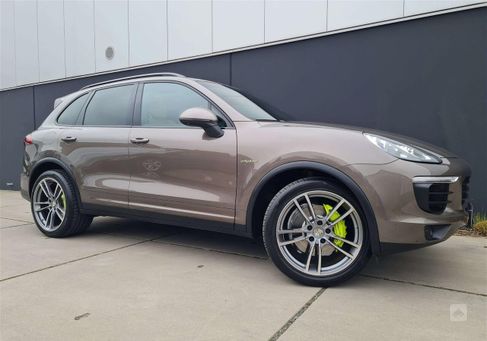 Porsche Cayenne, 2015