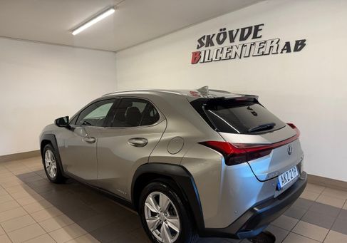 Lexus UX, 2019 3
