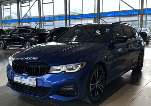 BMW 330, 2022