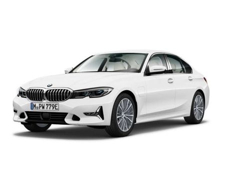 BMW 330, 2021