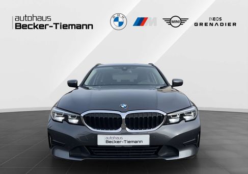 BMW 318, 2022