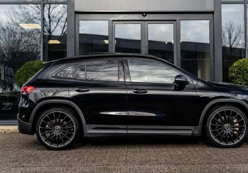 Mercedes-Benz GLA 35 AMG, 2022