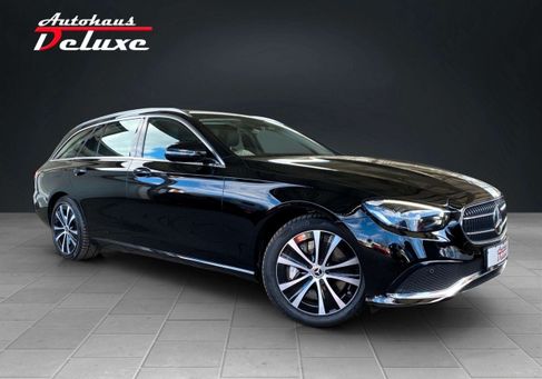 Mercedes-Benz E 300, 2022 3