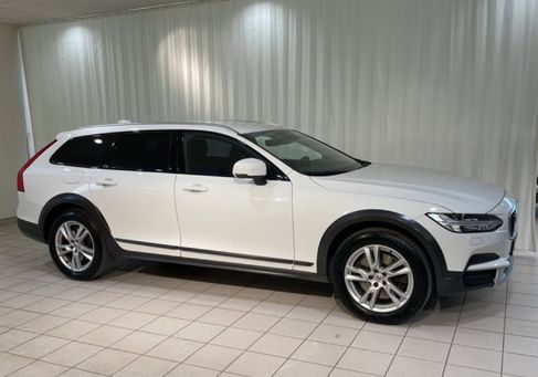 Volvo V90 Cross Country, 2019