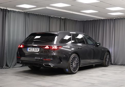 Mercedes-Benz E 300, 2025 2