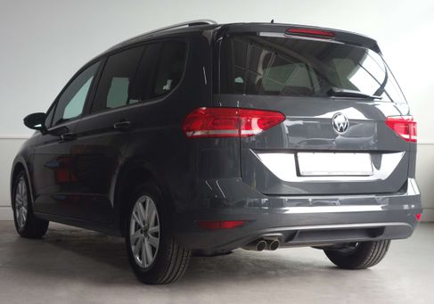 Volkswagen Touran, 2023 3