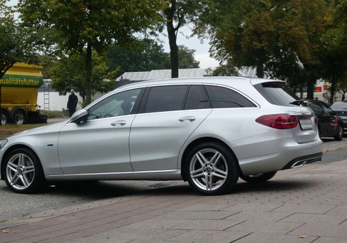 Mercedes-Benz C 300, 2021 3