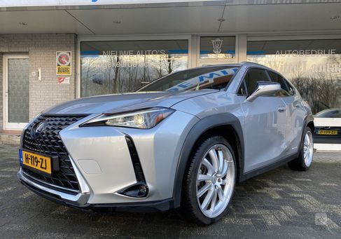 Lexus UX, 2019