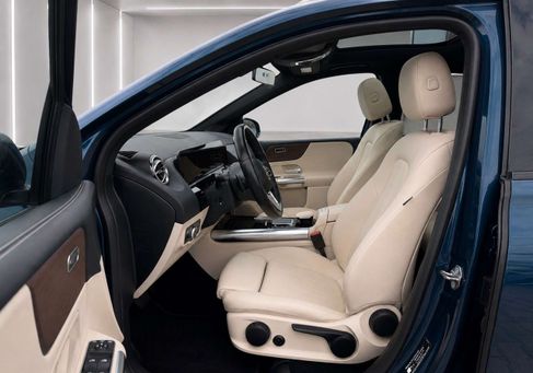 Mercedes-Benz B 180, 2022