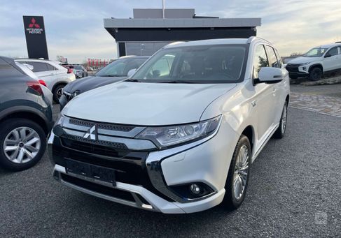 Mitsubishi Outlander, 2020